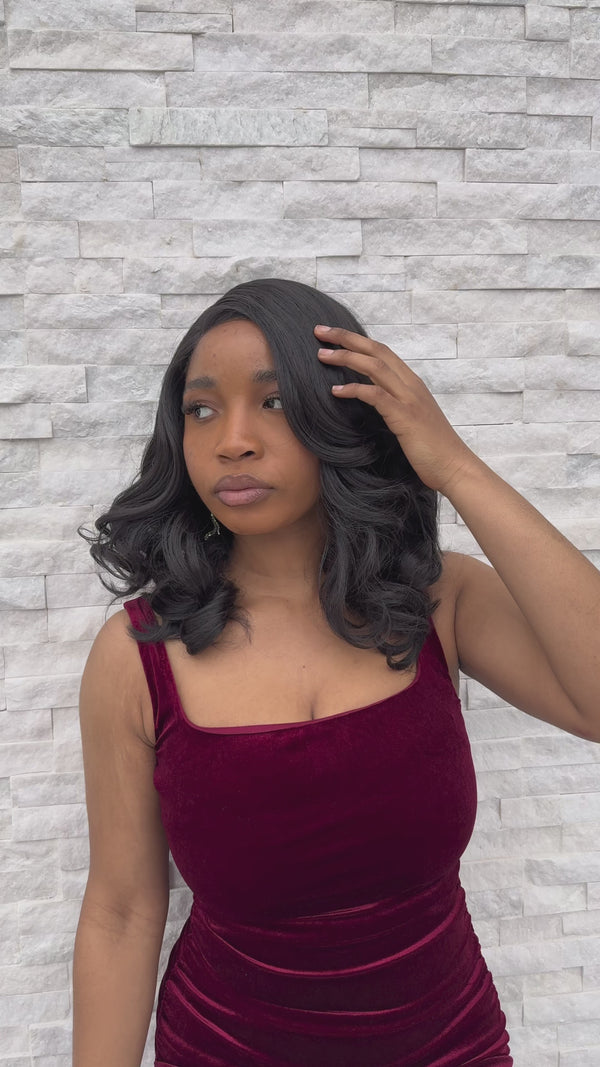 Michelle - Curly Bob | Side-Part| Natural Black